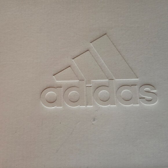 Trae Young 2 - Picture 4 of 4